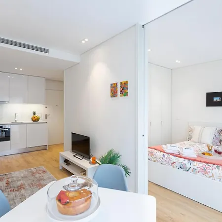 W/ Terrace, Pool & Gym | Antas By Host Wise 포르투