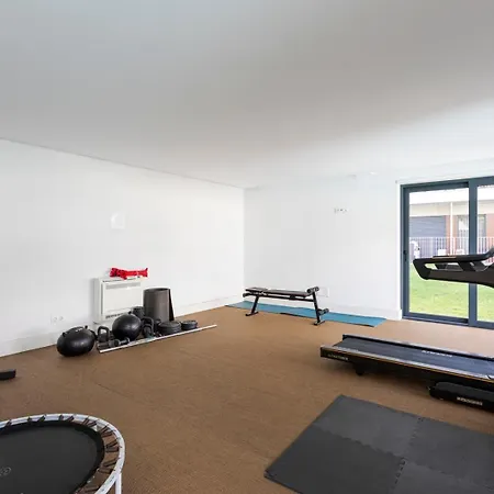 Hostwise - W/ Terrace, Pool & Gym By Dragao