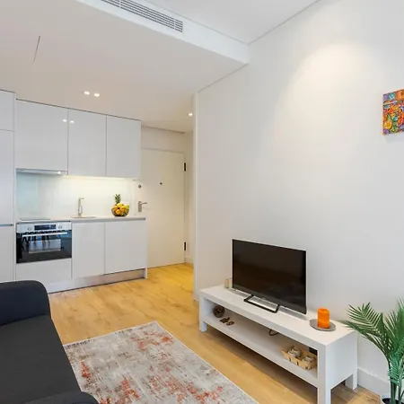 Hostwise - W/ Terrace, Pool & Gym By Dragao Porto